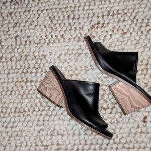Tilda Wooden-Heel Leather Mule